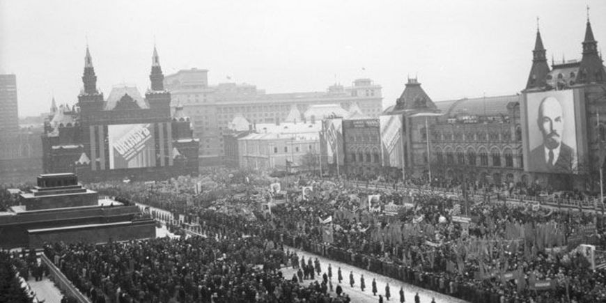 Как отмечали годовщину Октября в СССР