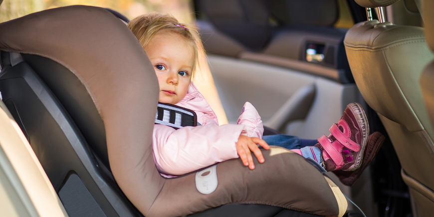 Как обезопасить ребёнка в автомобиле