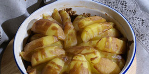 Печеный картофель с горчично-медовой заправкой