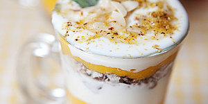 Десерт из манго с йогуртом