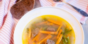 Чешский суп из говядины с овощами