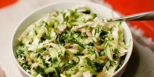 Зеленый салат с оливками