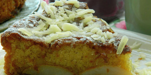Мягкий пирог-десерт с грушами в карамели