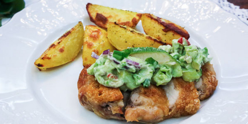 Куриное филе в духовке с сальсой из авокадо : Мясные блюда : Кулинария .