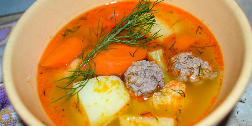 Венгерский суп с мясными фрикадельками