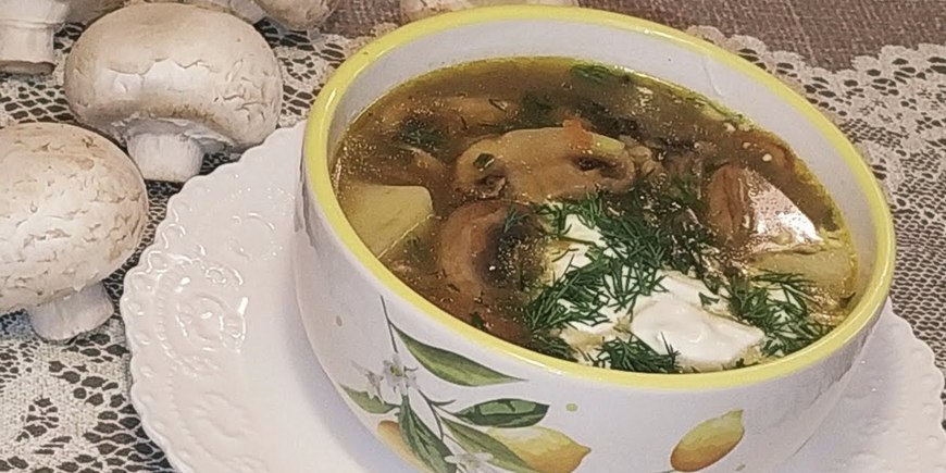 Грибной суп со свиными ребрышками