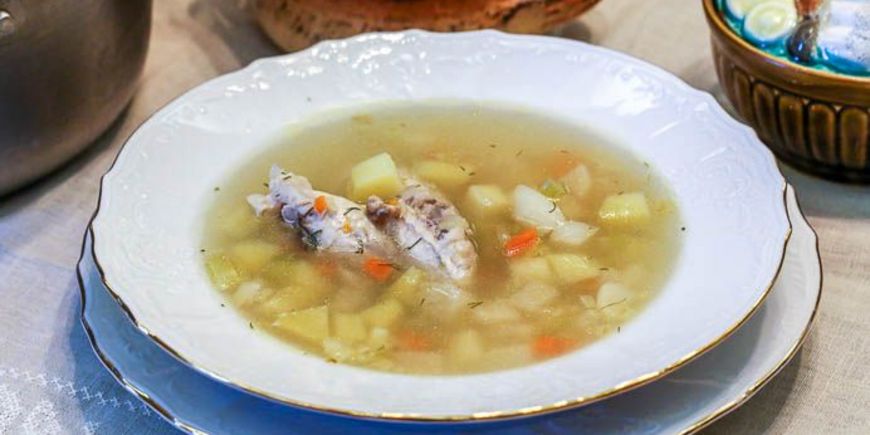 Куриный суп с репой и сельдереем