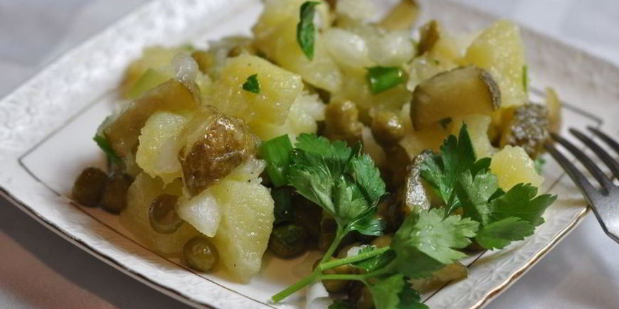 Картофельный салат с огурцами