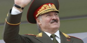 Россия продолжает оплачивать Лукашенко