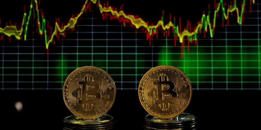 Стоимость биткойна превысила $105 тысяч