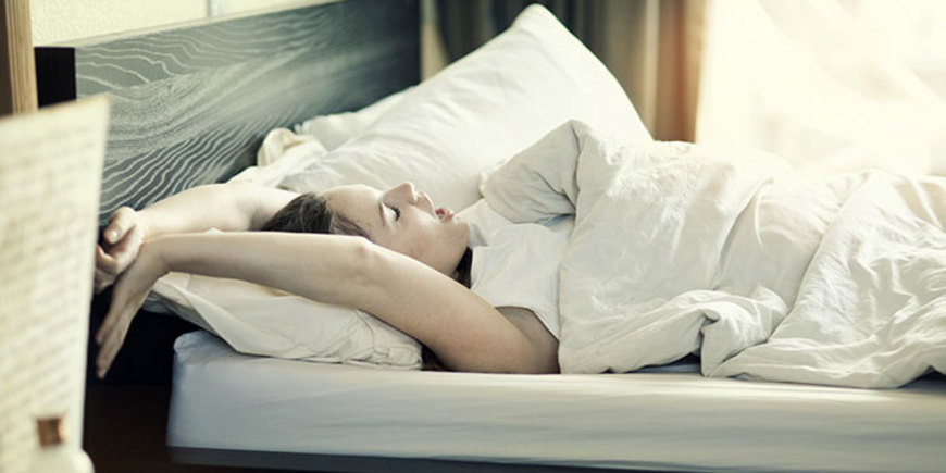 5 упражнений, которые можно делать, не вставая с постели