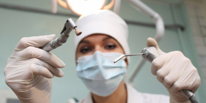 Стоматолог 5 лет заражал своих пациентов