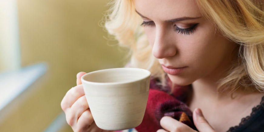 Почему не следует пить кофе по утрам