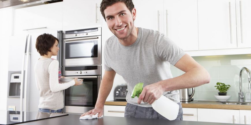 Как привлечь мужчину к уборке дома
