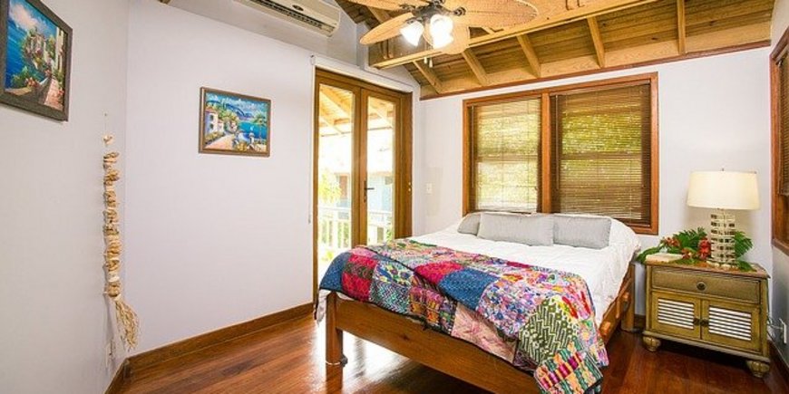 «Деревенская» спальня в стиле кантри