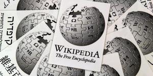 Wikipedia угрожает антипиратам