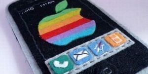 "iPhone для бедных" появится в сентябре