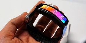 Фитнес-браслет Samsung Gear Fit 