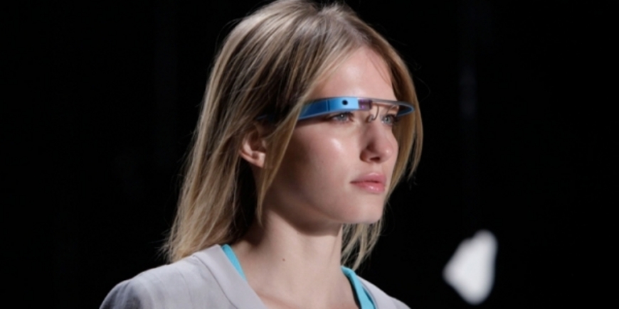 Google проектирует самодостаточные очки