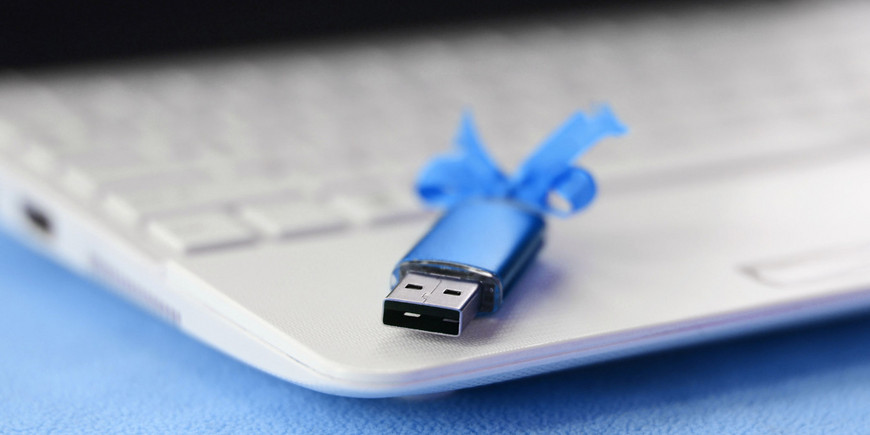 Чем опасны подаренные USB-флешки
