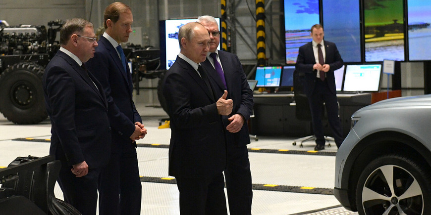 Путину показали прототип E-Neva