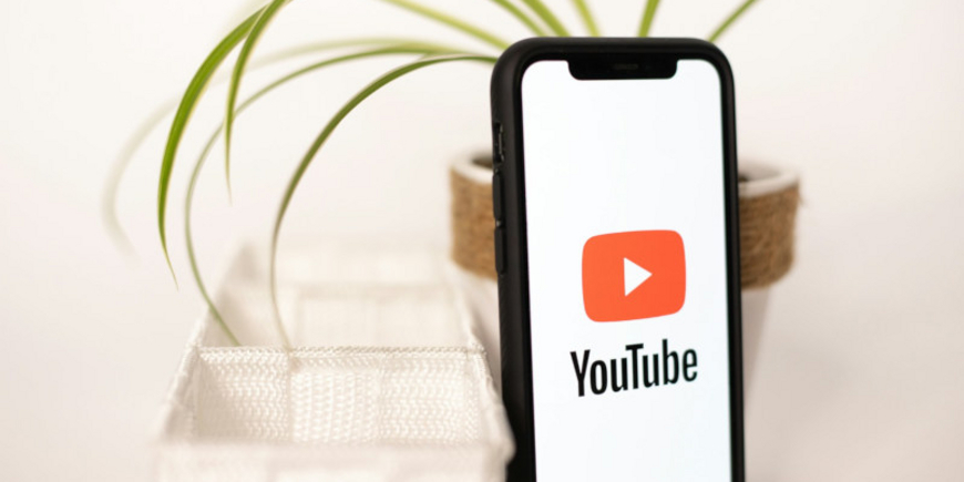 Какая соцсеть заменила YouTube россиянам