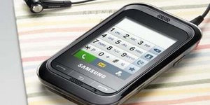 Бюджетный сенсорный телефон от Samsung
