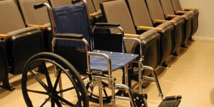 Инвалидная коляска, управляемая дыханием