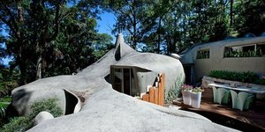 В Австралии продается необычный дом-скала