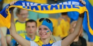 Жены украинских футболистов сняли последнее